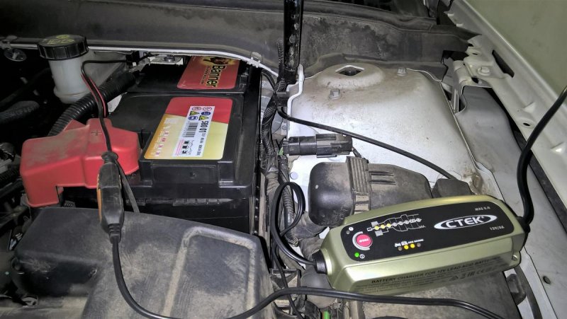 Зарядка аккумуляторной батареи Ford Mondeo