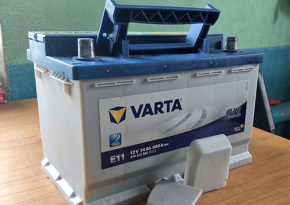 Аккумулятор Varta Blue E11 74R