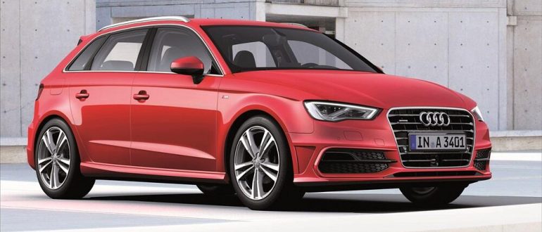 Audi A3 красного цвета